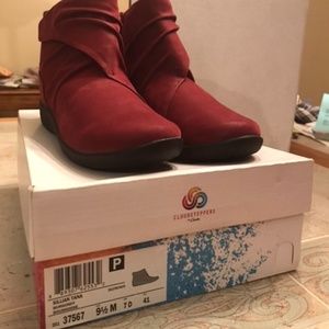 Clarks Cloudsteppers Sillian Tana ankle boots